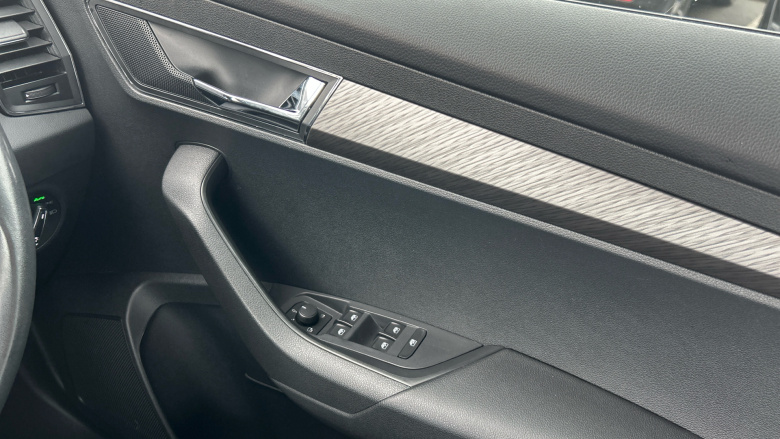 Skoda Karoq 1.5 TSI SE L 5dr DSG Petrol Estate